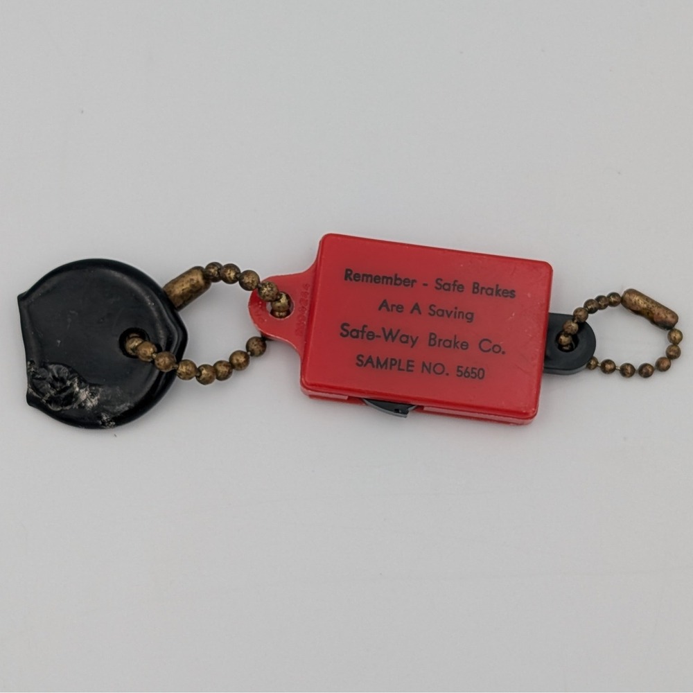 Vintage Safe-Way Brake Co Drive Safely Keychain Red Sample No 5650 Advertising - Picture 2 of 3